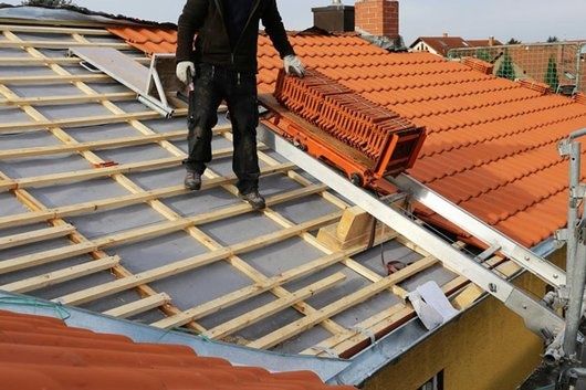 Reparatii acoperisuri 
De la A la Z 
Vă st