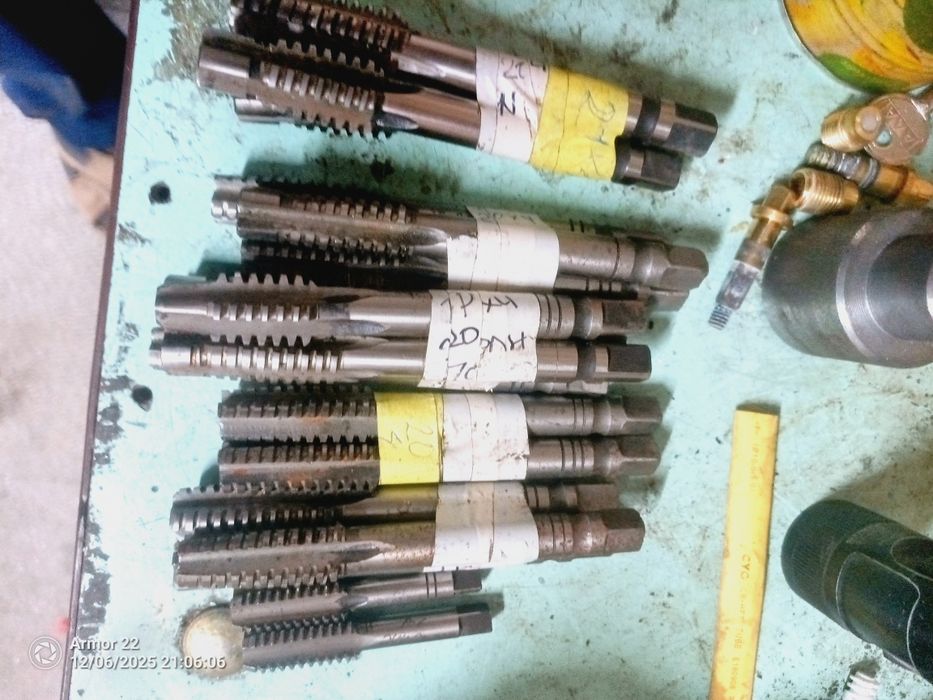 Мечики трапециевидной,ленточной резьбой