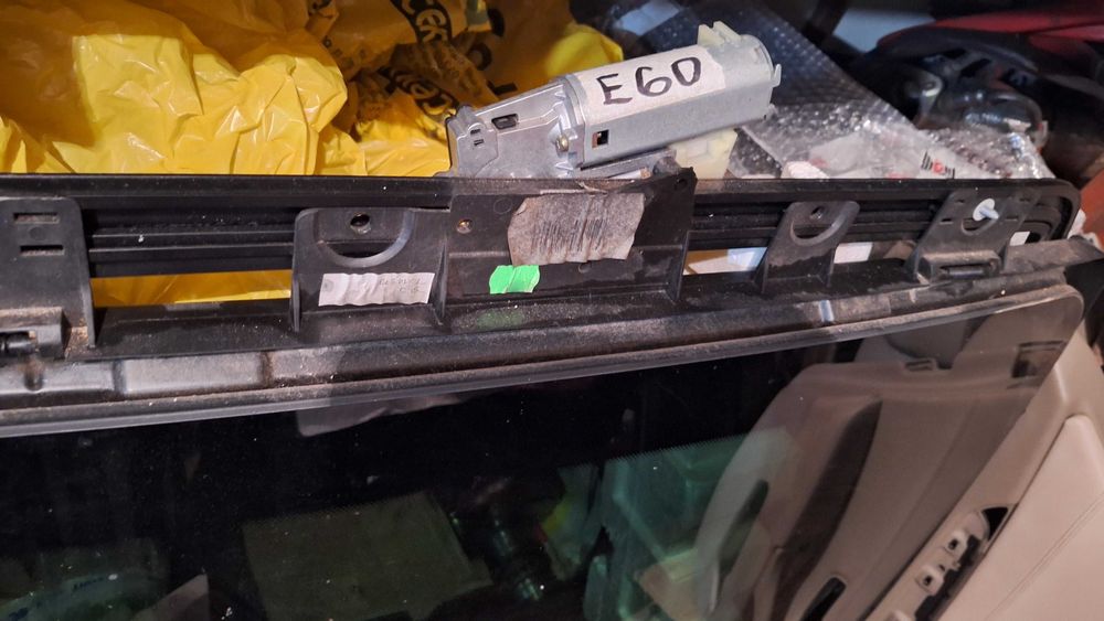 Стъклен шибидах за BMW 5та серия Е60 седан