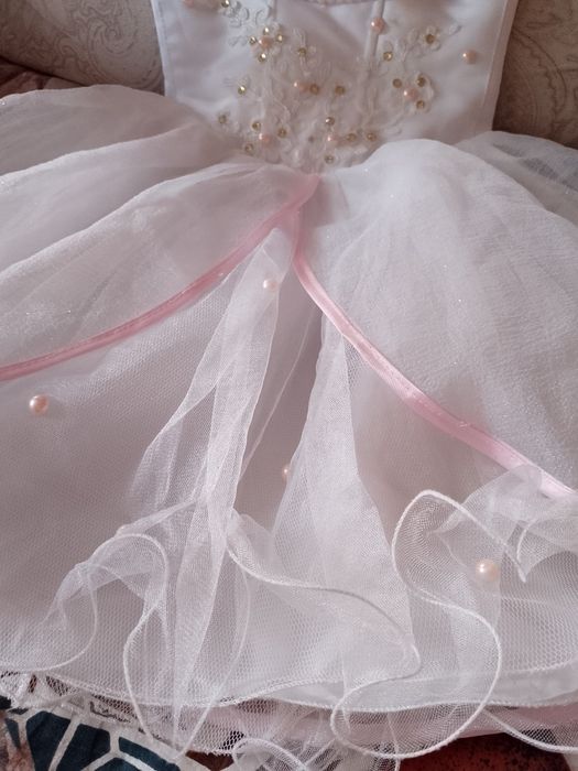 Нарядное платье для девочки