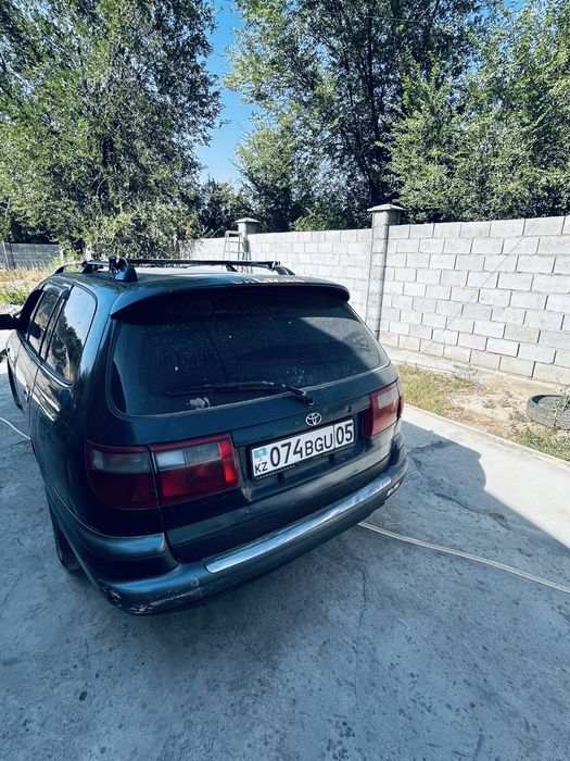 Тайота калдина 2.0