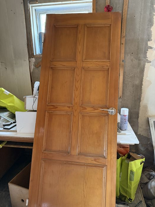 Продам б у двери