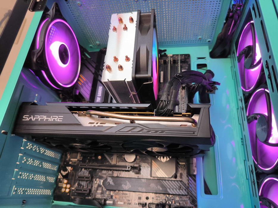 Unitate PC GAMING Ryzen 7 3800X 4.5Ghz/16GB DDR4/RX5700 8GB GDDR6/256 SSD NVMe/1TB HDD