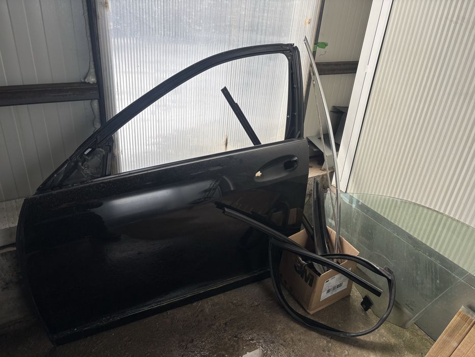 Предна лява врата за Мерцедес w221