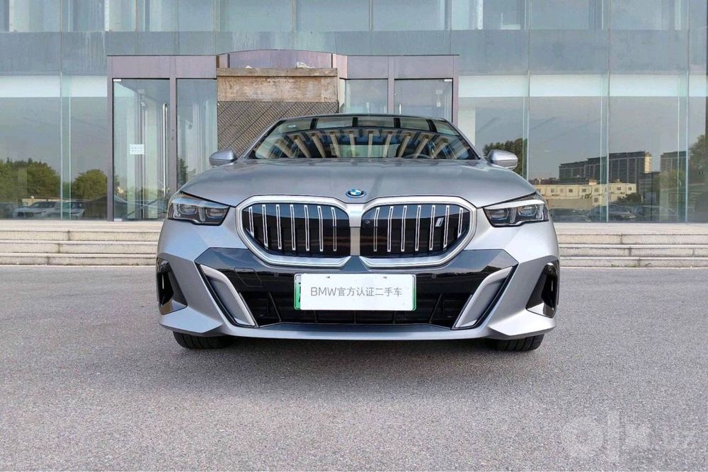 BMW i5 40L 2025 yil