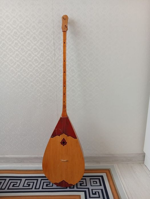 Домбыра сатылады