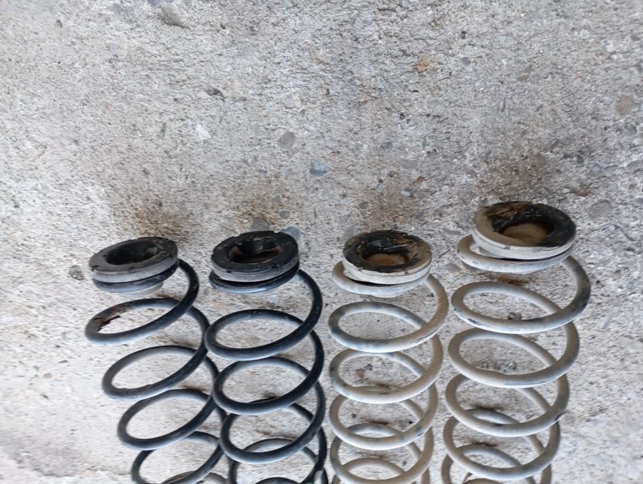 Задни пружини VW Golf 4