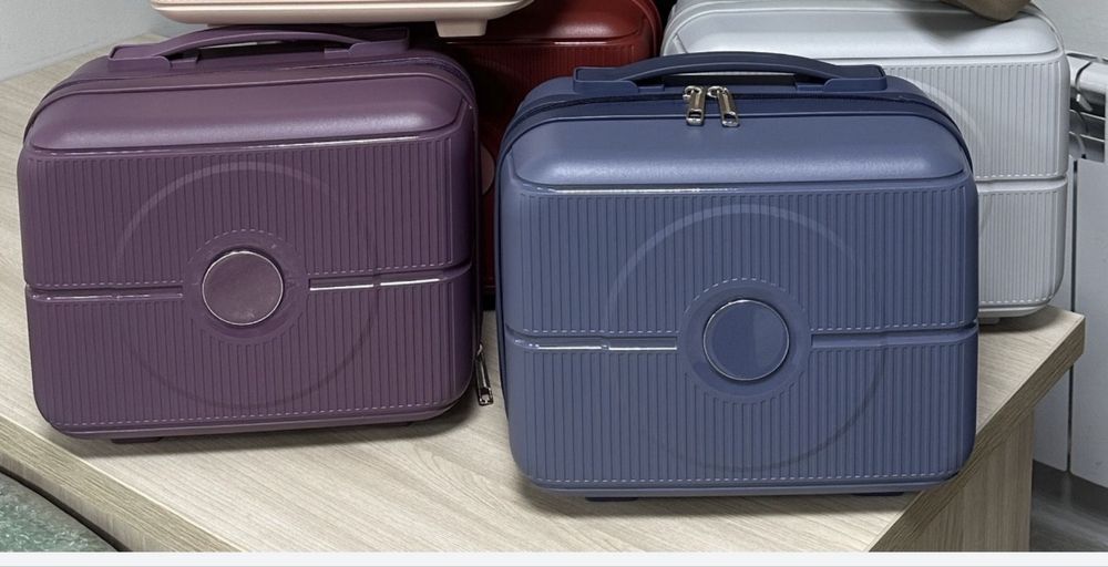 Бьюти Кейс для чемодана