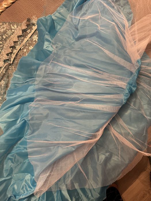 Продам костюм Эьзы