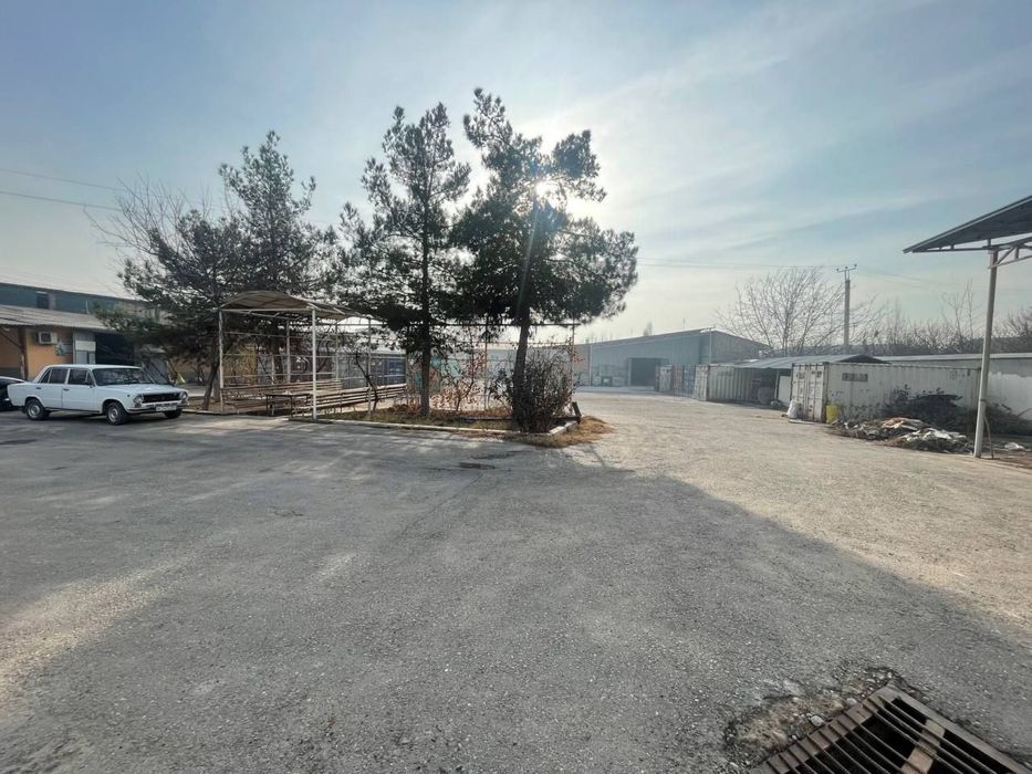 Noturar bino sotiladi