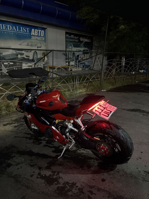 Dugatti v4 modiwei 800kuba