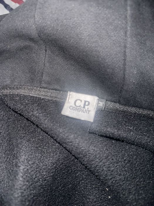 Продам кофту c.p company