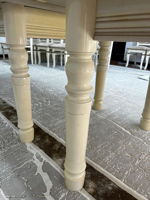 Продам стол гостиный