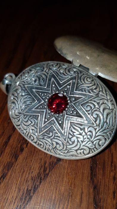 Pandantiv caseta ovala stea xl Argint 925,rubin sintetic,deosebita