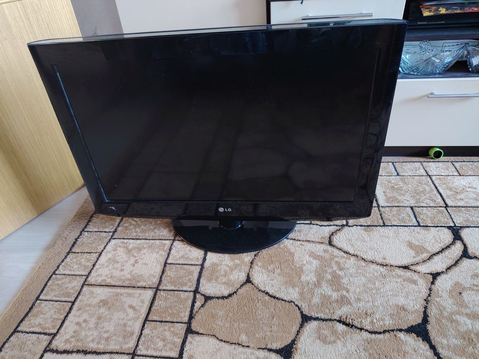 Продам телевизор LG
