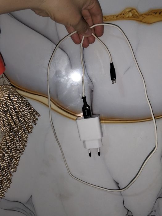 Продам или обмен iphone заряд ка