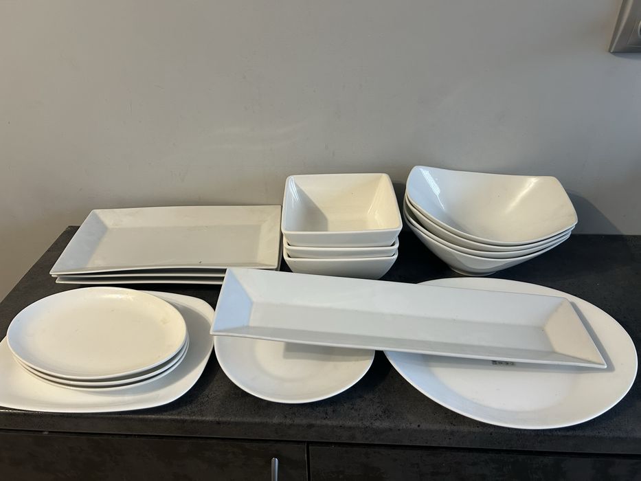 Порцеланови чинии и купички