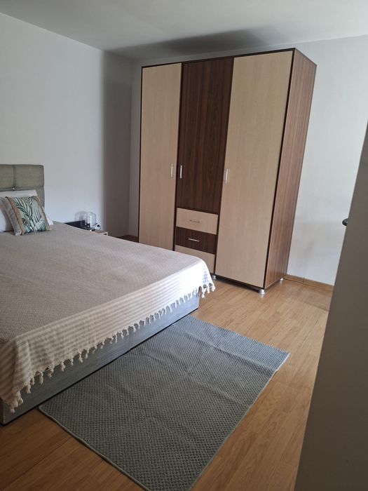 2 garsoniere de inchiriat