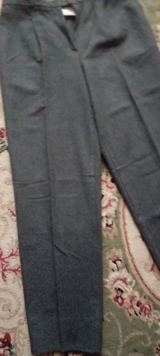 Pantaloni dama din stofa de lână