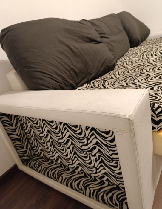 Диван с лежанка - холова гарнитура