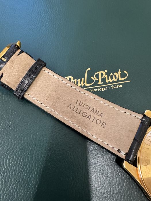 В продаже золотые часы Paul Picot