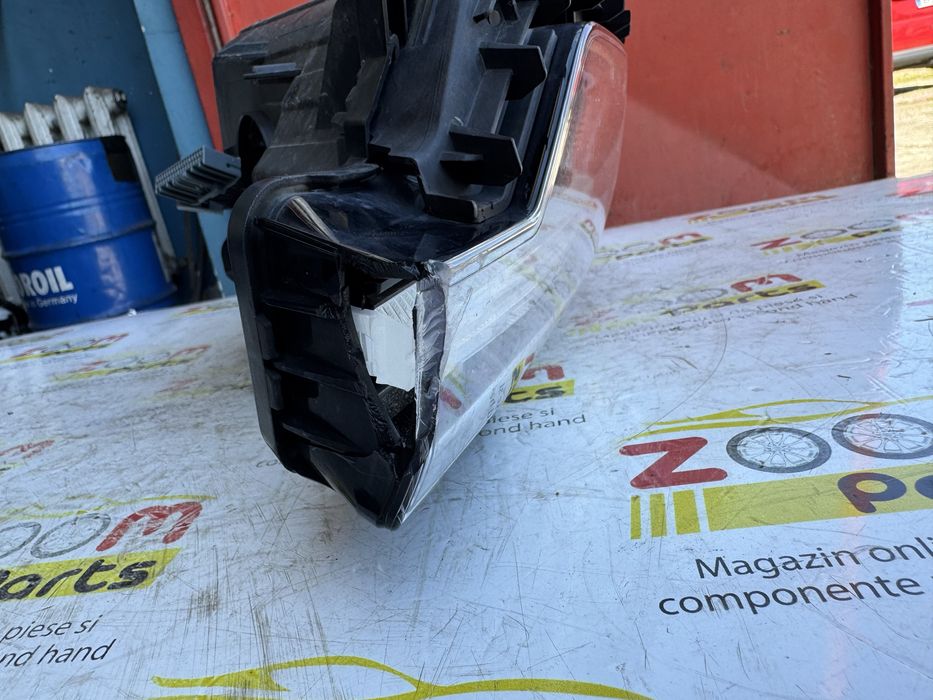 Far dreapta MiD LED cod 31656617 Volvo XC60 R-Design 2018-2023