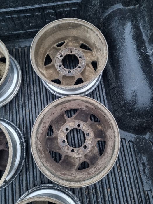 Vând 4 Jante Mitsubishi R16