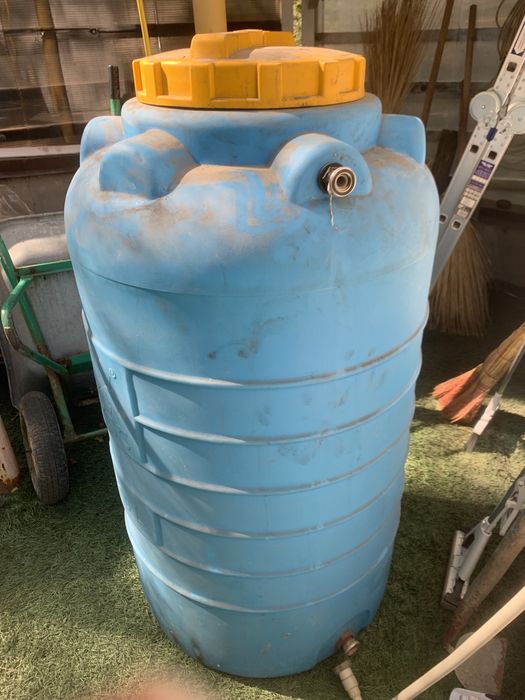 Продам бочку пищевую на 500 литров с поплавком