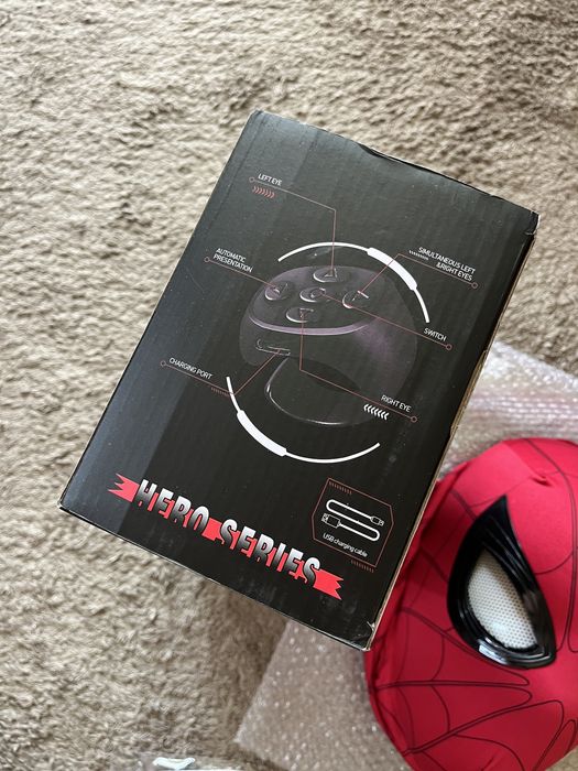 Интерактивна маска Spider-Man със светещи очи и дистанционно