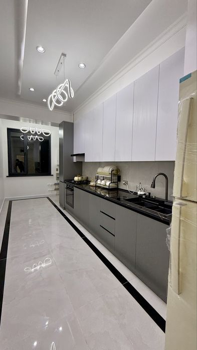 Kvartira sotiladi yevro remont 97 kv