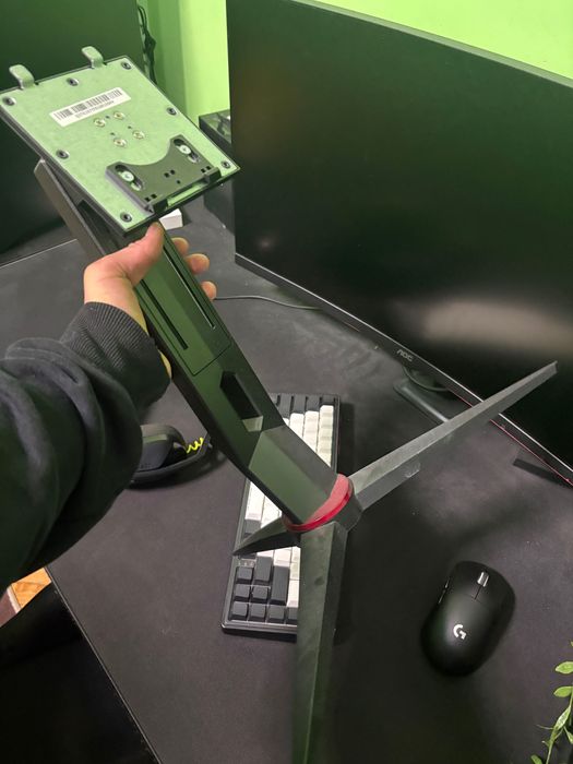 Продавам монитор лос