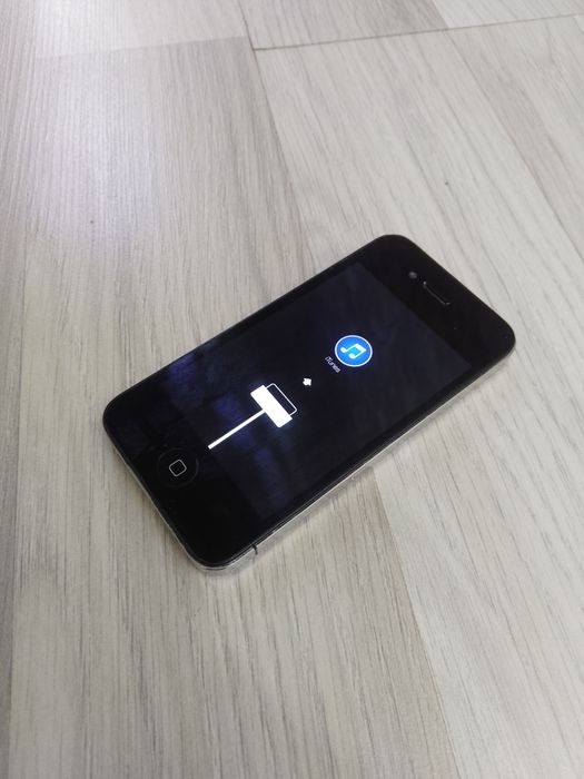 iPhone 4 iTunes korsatvotti