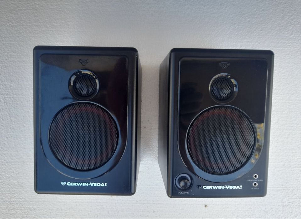 Cerwin-Vega XD3 / Mackie CR3