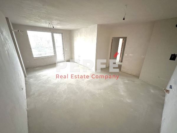 Продава се Тристаен апартамент в Бургас, Лазур - 120 кв.м за 1725 €/кв.м - Снимка #2