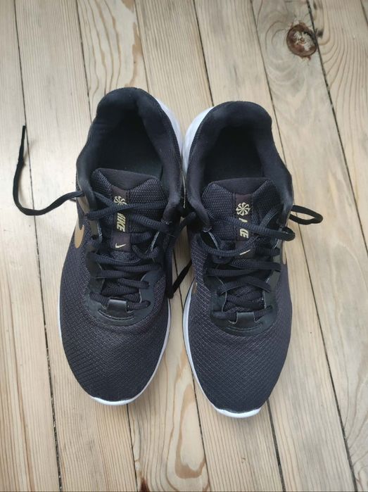 Nike revolution 6