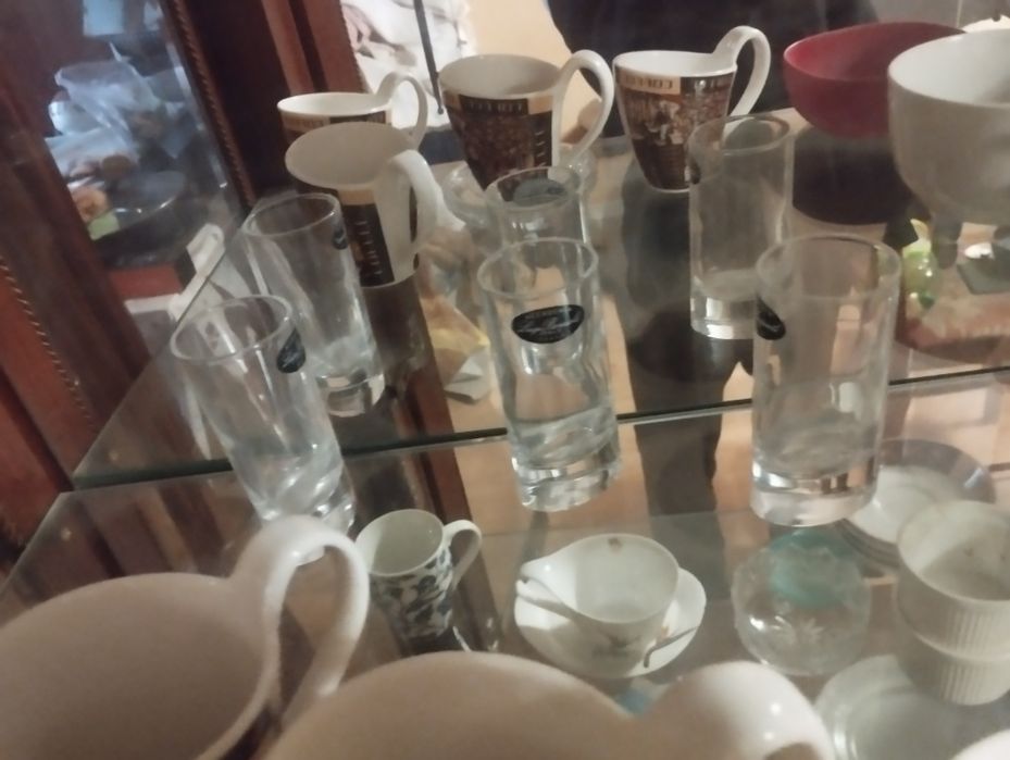 Продам стаканы и тврелки