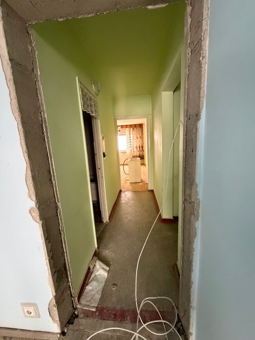 Apartament 3 camere de vanzare -zona excelenta