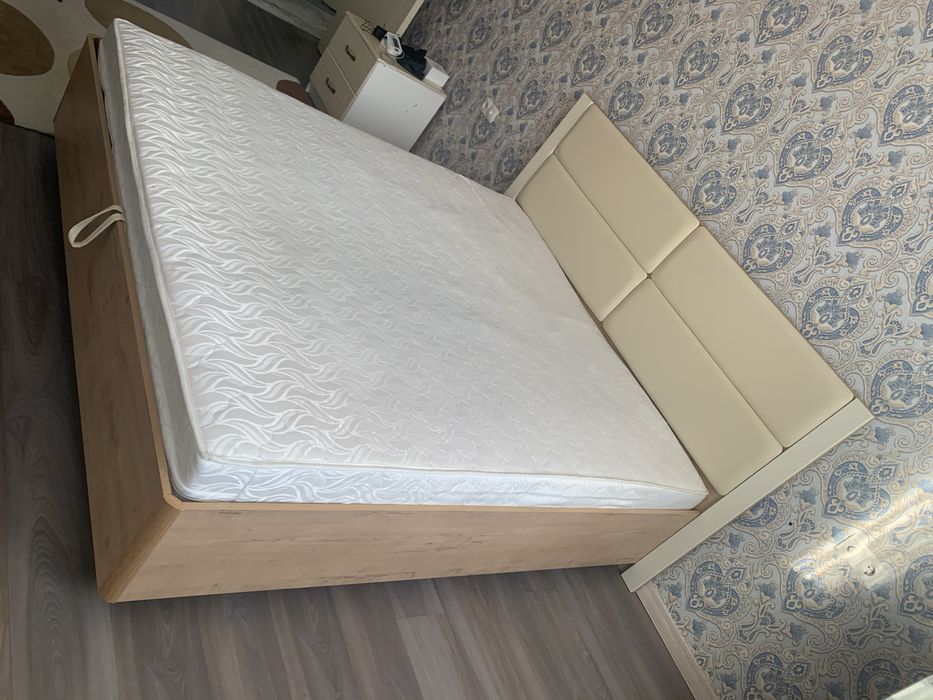 Кровать 180 на 200