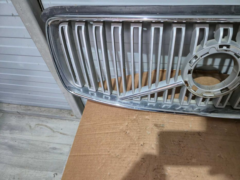 Grila Radiator Bara Volvo XC 90 XC90 An 2015 - 2020 Cod 31425934