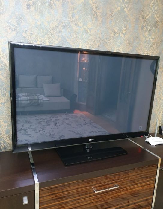 Смарт телевизор LG 120 см WiFi YouTube