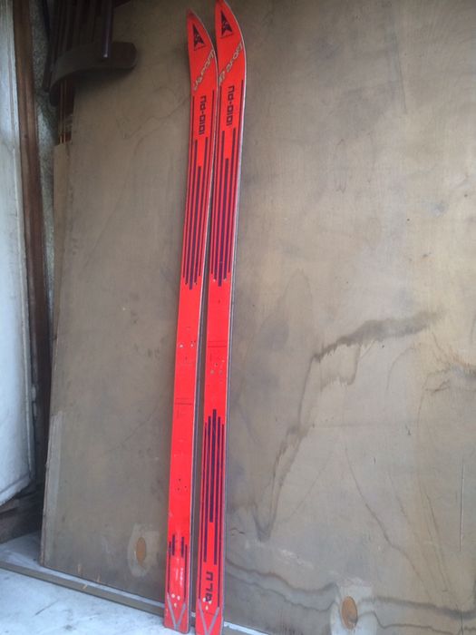 Лыжи 1м 40см……..