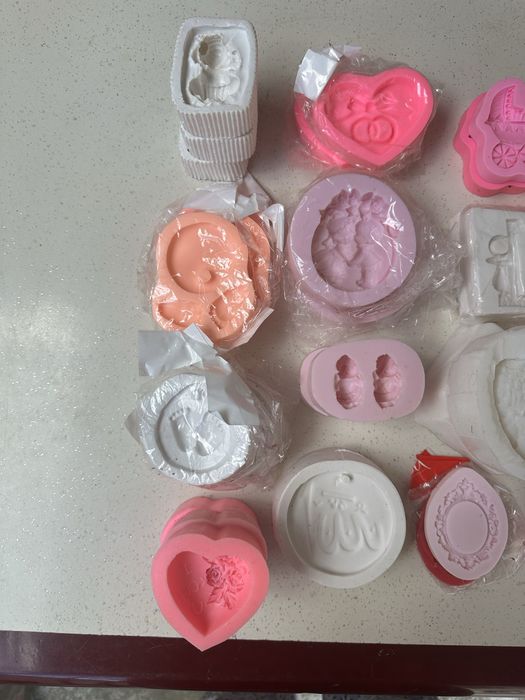 Силиконови молдове за свещи, сапуни, ароматни гипсиве!