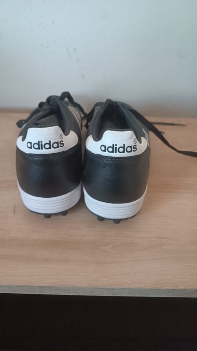 Продавам футболни обувки ,ползвани 5 пъти от мен