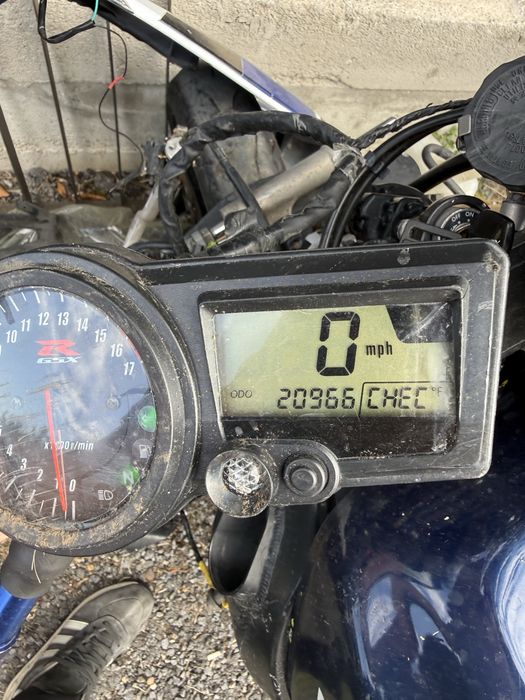 Suzuki GSX-R 600 K4 2004 – Avariată / Pentru Piese