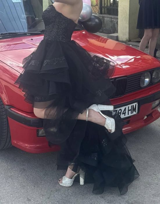 Луксозна бална/официална рокля – черна с пайети и асиметрична кройка