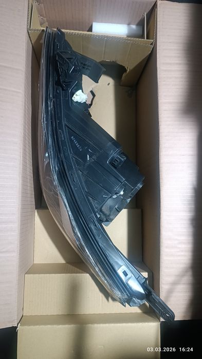 Фары передние новые