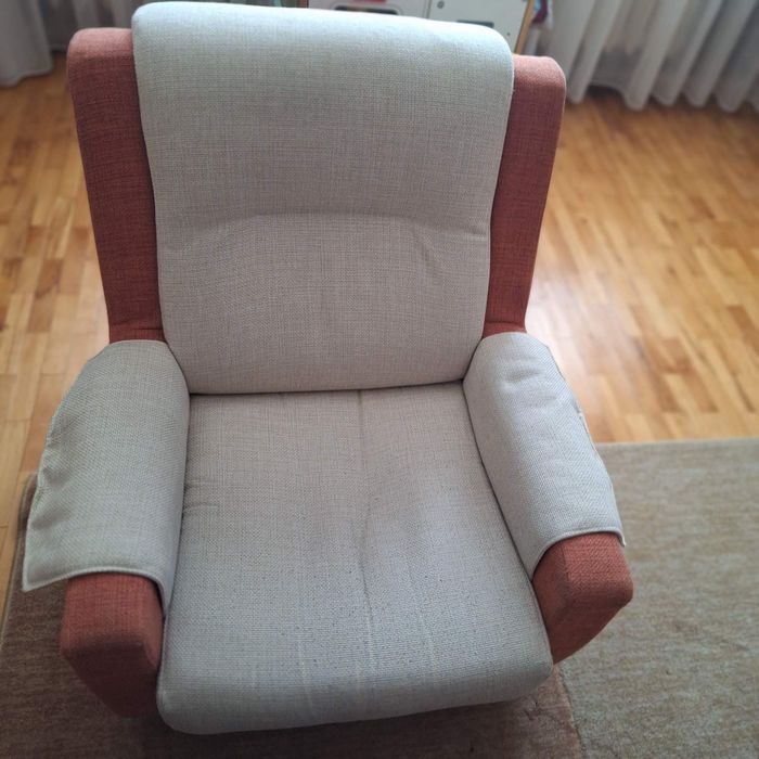 Подарявам диван и два фотьойла за хол