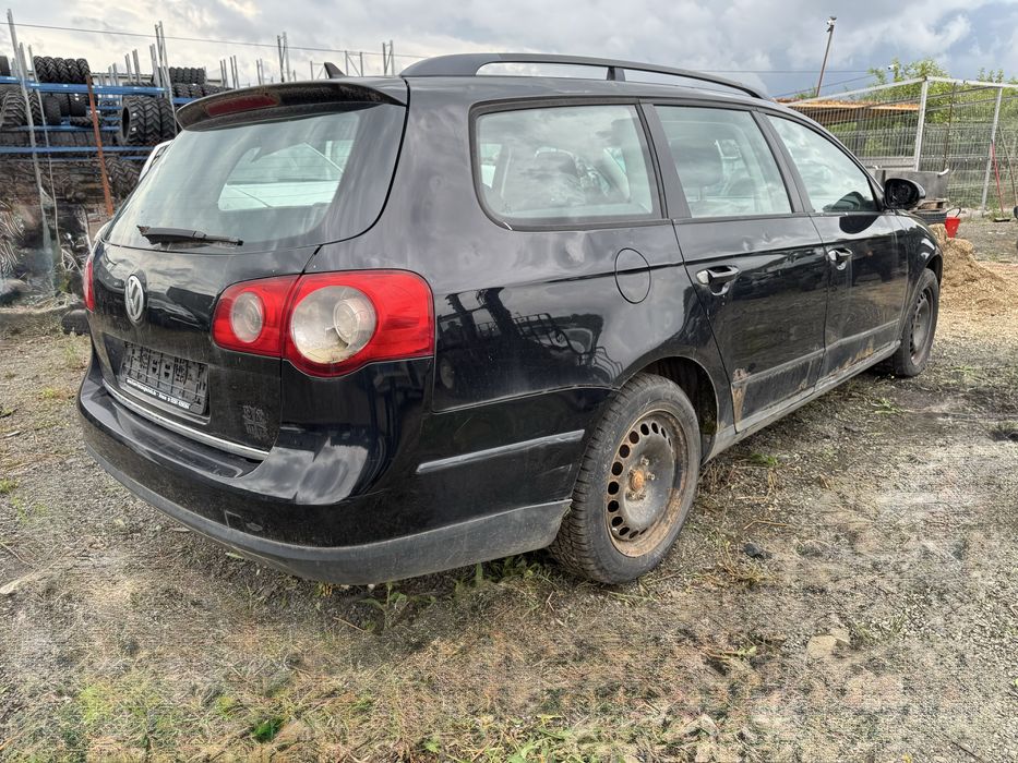 Dezmembrez Vw Passat B6 Combi 1.9 TDI BKC 5 trepte 2010