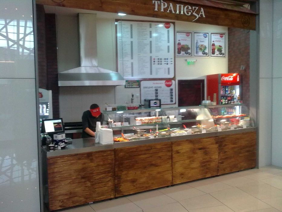 Топли и салатени витрини !