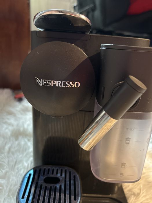 Aparata de cafea Delonghi nespresso